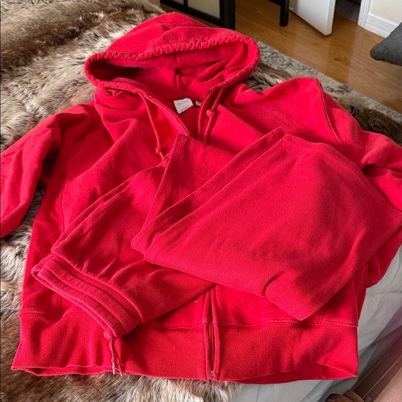 Aritzia Vibrant Red Lounge Set - Picture 1 of 3